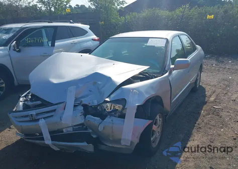 2002 Honda Accord 2.3 Lx из США, поврежденный, VIN 1HGCG66712A068225